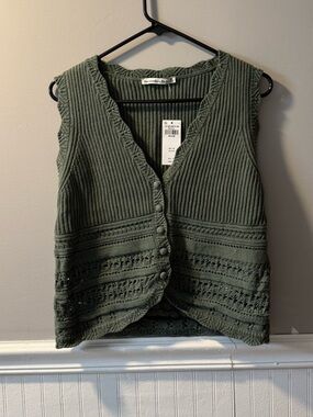NWT Abercrombie Sweater vest Medium